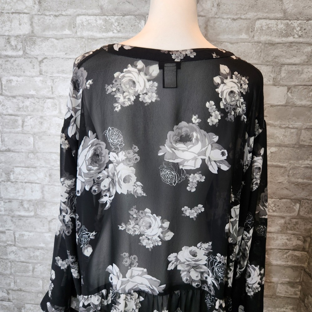 Torrid Coverup Sheer Floral Black White High Low Button Front 4X - Picture 5 of 7